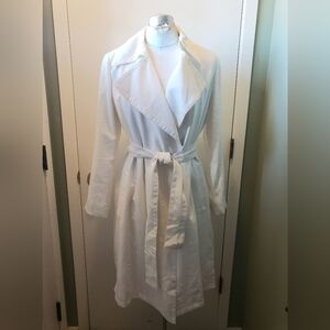 Club Monaco Ealdyn White Belted Trench Coat. Size M